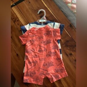 Carters 0-3 month Rompers